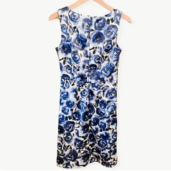 H&M Womens Sleeveless Scoop Neck Fit & Flare Lined Blue Floral Dress SZ 6 - Picture 2 of 4